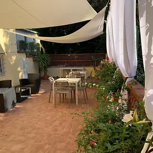 ** Bed & Breakfast La Terrazza Di Via Elisa Italië